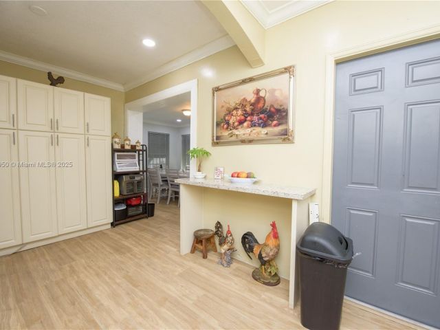 Home for sale at 916 NW 3rd Ave - photo 6208287