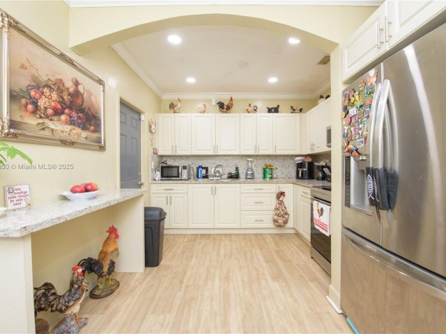 Home for sale at 916 NW 3rd Ave - photo 6208288