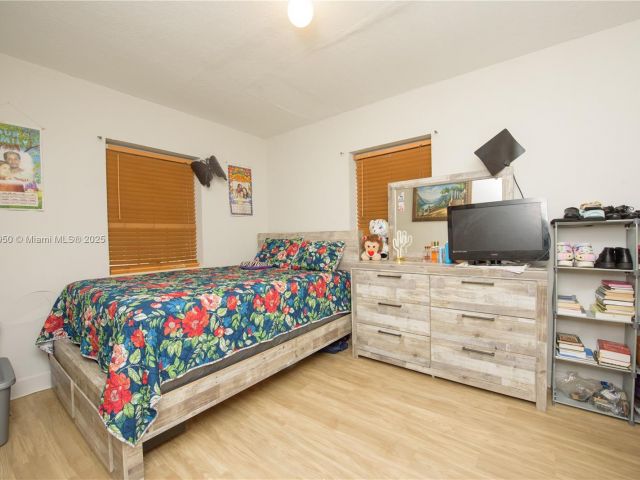 Home for sale at 916 NW 3rd Ave - photo 6208292