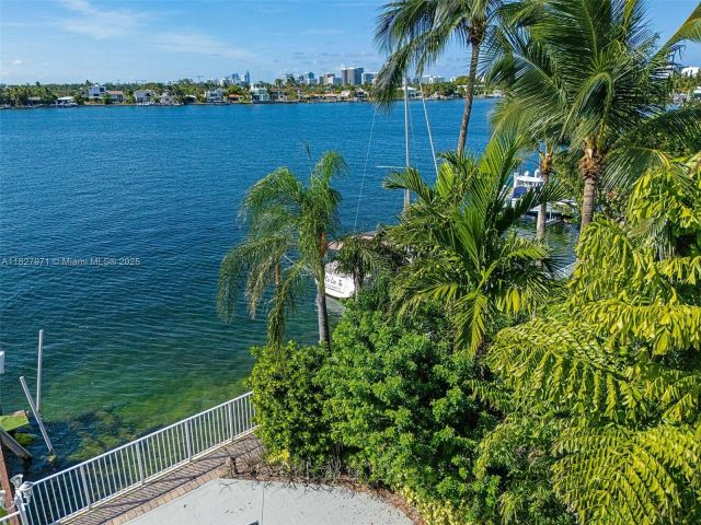 Home for sale at 1375 N Biscayne Point Rd - photo 6201897