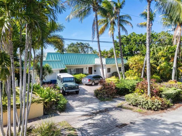 Home for sale at 1375 N Biscayne Point Rd - photo 6201911
