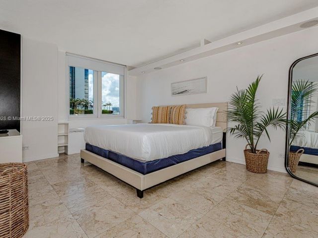 Apartment for rent  Unit #705 - photo 6202830