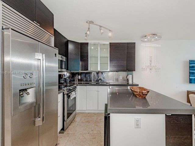 Apartment for rent  Unit #705 - photo 6202832