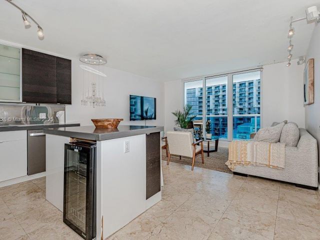 Apartment for rent  Unit #705 - photo 6202840