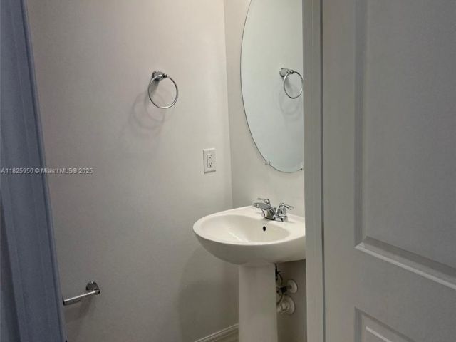 Home for sale at 6121 Rancho Lane - photo 6218483