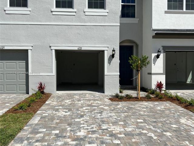 Home for sale at 6121 Rancho Lane - photo 6218493