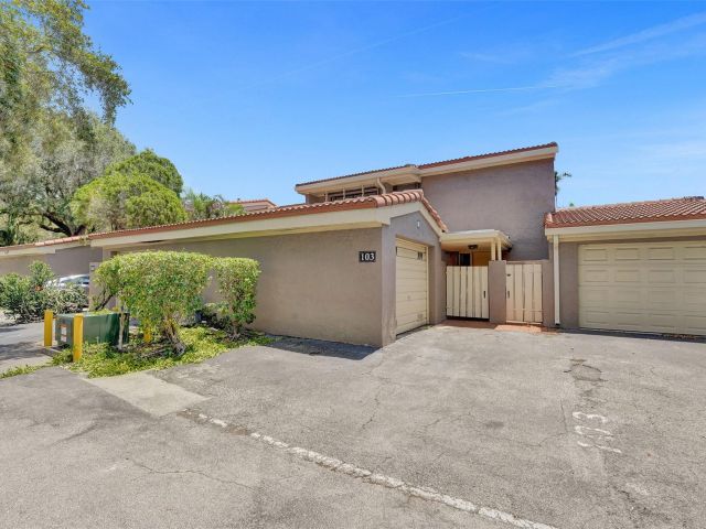 Home for sale at 103 Heatherbrook Way 143 - photo 6213927