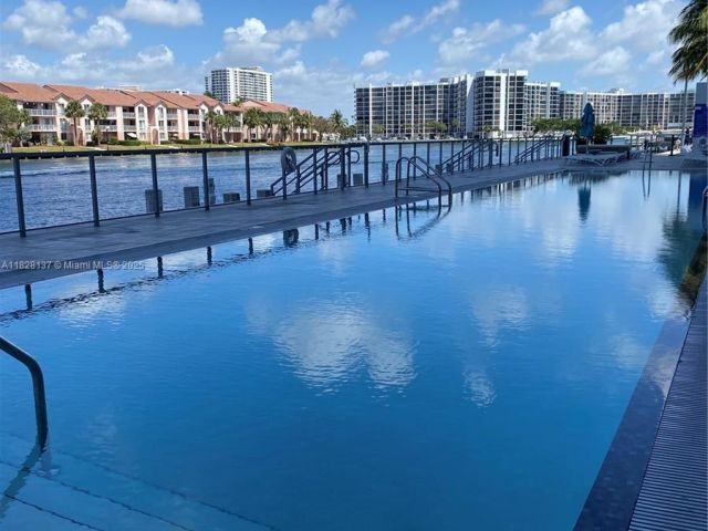 Apartment for rent  Unit #R2102 - photo 6203327