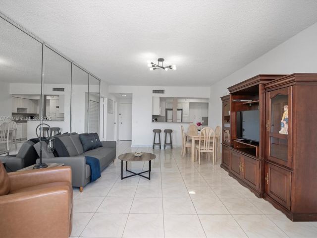 Apartment for rent  Unit #315 - photo 6224927