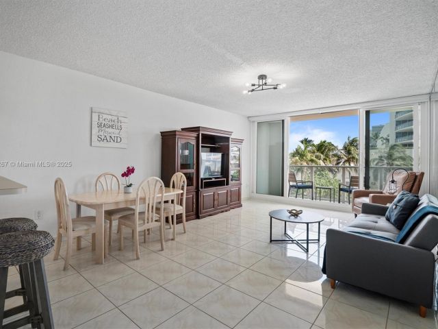 Apartment for rent  Unit #315 - photo 6224928