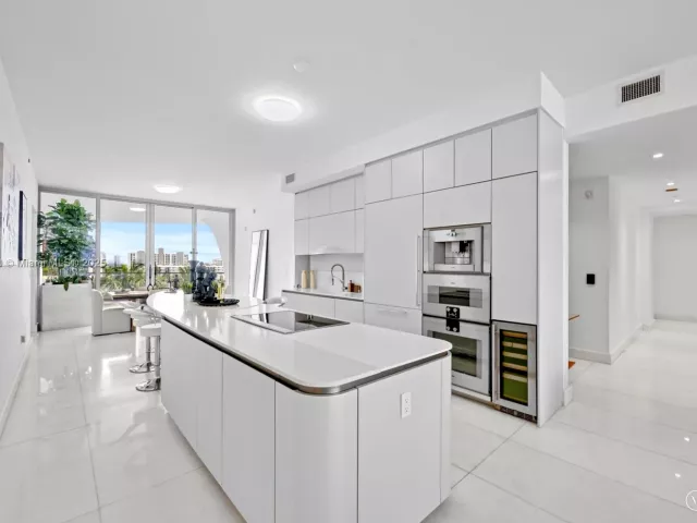 Apartment for sale  Unit #503 - photo 6262648