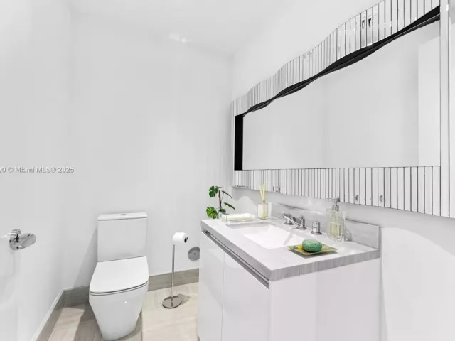 Apartment for sale  Unit #503 - photo 6262650