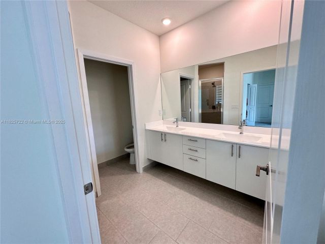 Home for rent at 8317 NW 45th St - photo 6202535