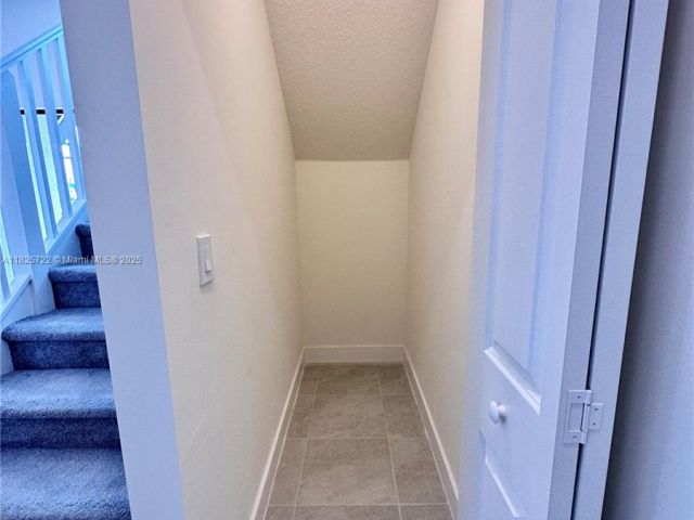 Home for rent at 8317 NW 45th St - photo 6202541