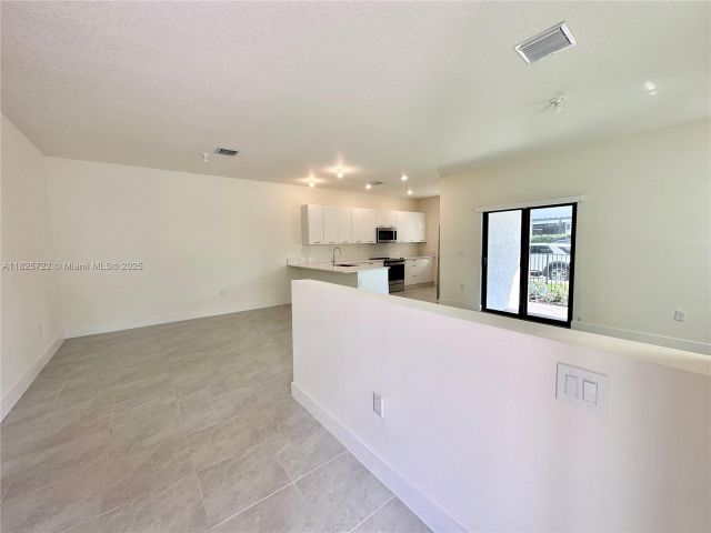 Home for rent at 8317 NW 45th St - photo 6202544
