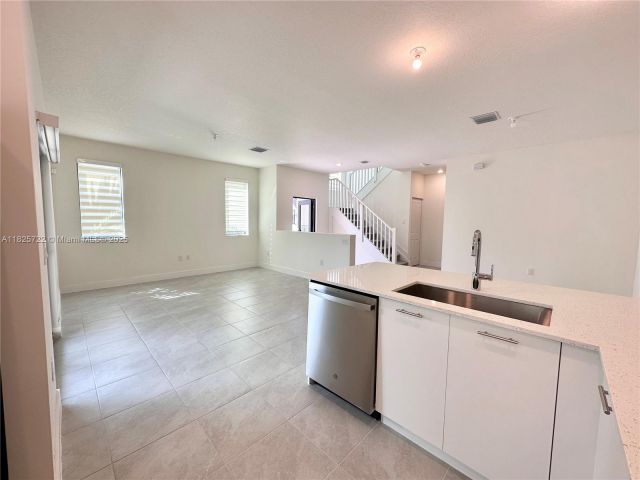 Home for rent at 8317 NW 45th St - photo 6202545