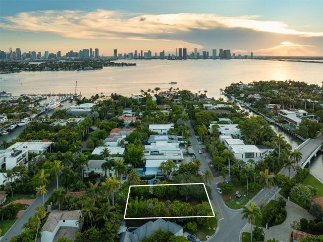 Home for sale at 2121 Regatta Ave - photo 6202108