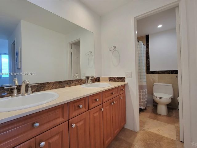 Apartment for rent  Unit #320 - photo 6211899