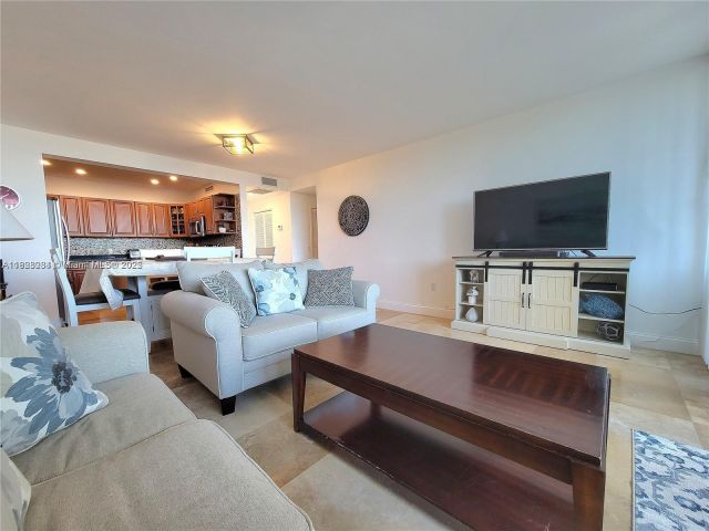 Apartment for rent  Unit #320 - photo 6211908