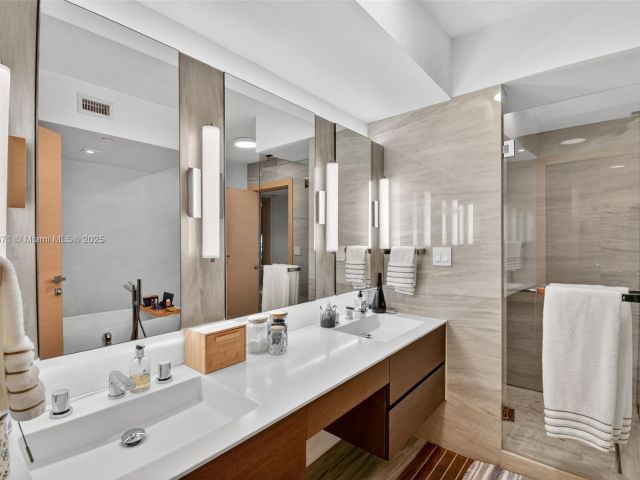 Apartment for sale  Unit #1401 - photo 6245624