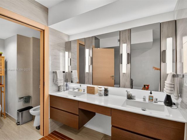 Apartment for sale  Unit #1401 - photo 6245625