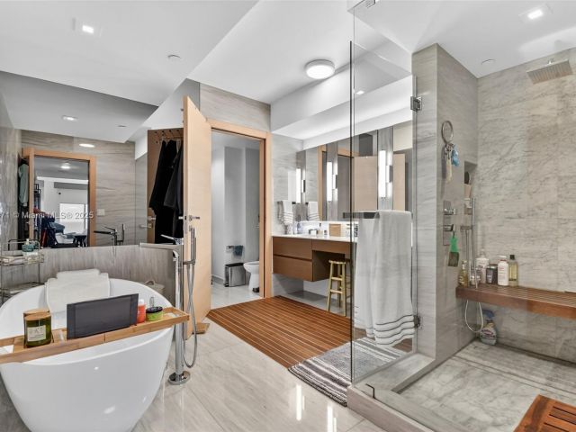 Apartment for sale  Unit #1401 - photo 6245626