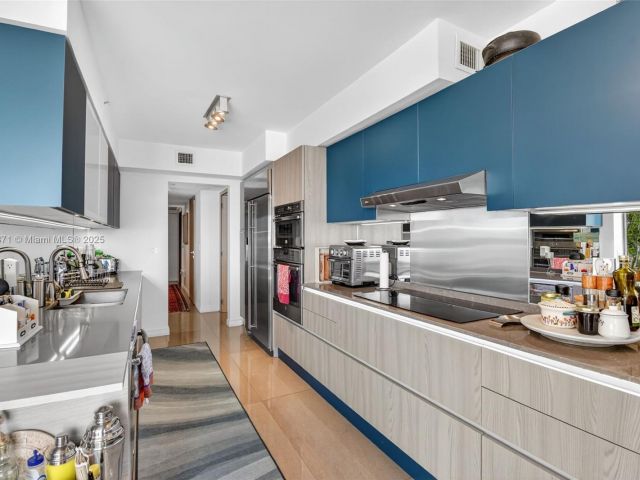 Apartment for sale  Unit #1401 - photo 6245631