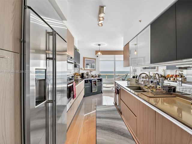 Apartment for sale  Unit #1401 - photo 6245632