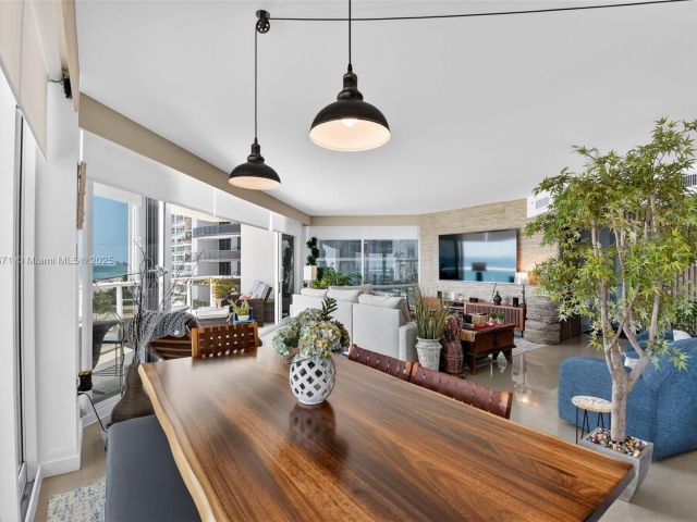 Apartment for sale  Unit #1401 - photo 6245633