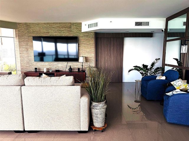 Apartment for sale  Unit #1401 - photo 6245635