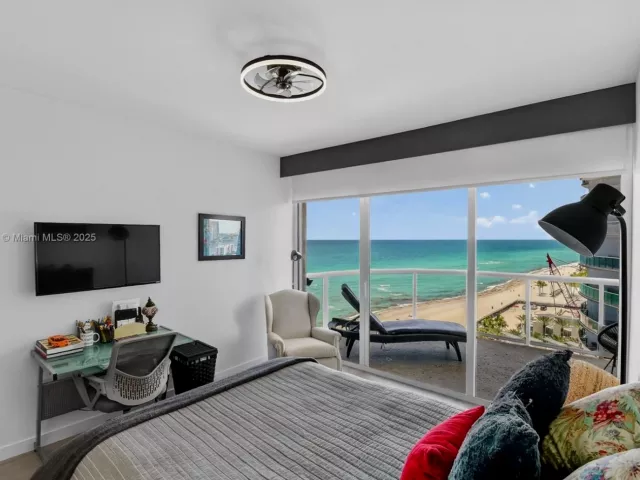 Apartment for sale  Unit #1401 - photo 6245622