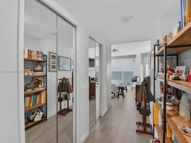 Apartment for sale  Unit #1401 - photo 6245627