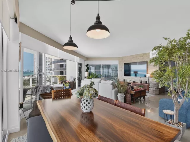 Apartment for sale  Unit #1401 - photo 6245633