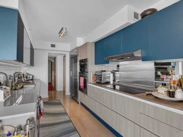 Apartment for sale  Unit #1401 - photo 6245631