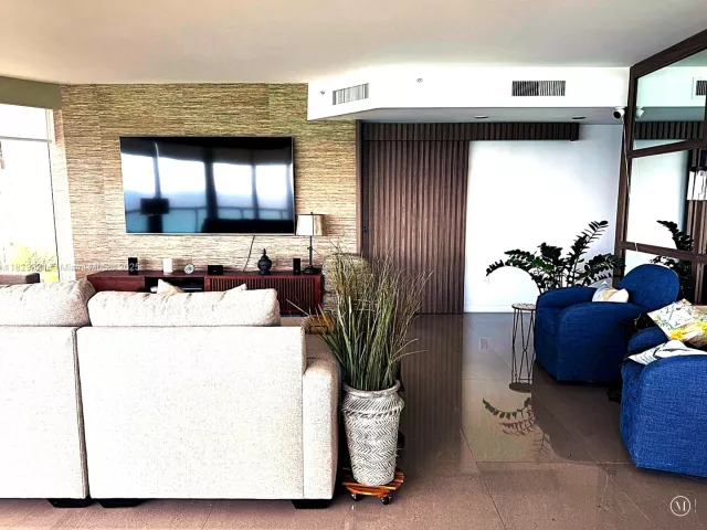 Apartment for sale  Unit #1401 - photo 6245635