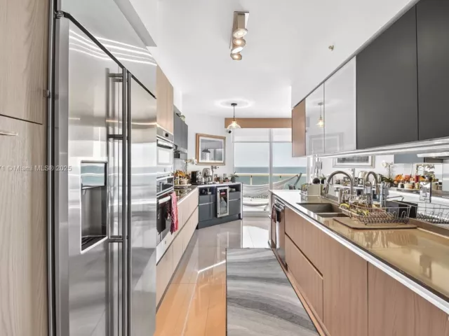 Apartment for sale  Unit #1401 - photo 6245632