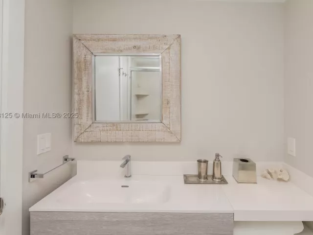 2-bedroom condo for rent in Hallandale Beach - 1830 S Ocean Dr 2801 - MondialRealty