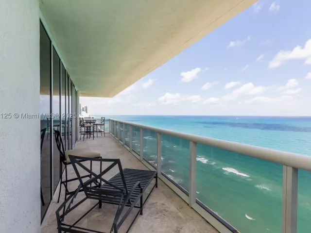2-bedroom condo for rent in Hallandale Beach - 1830 S Ocean Dr 2801 - MondialRealty