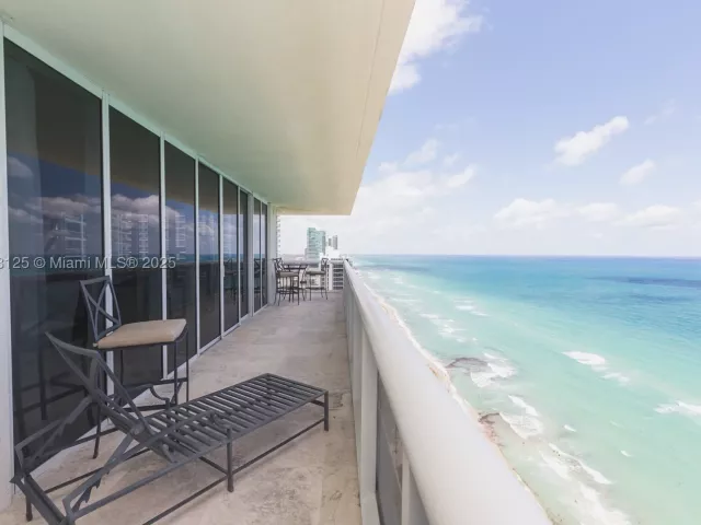 2-bedroom condo for rent in Hallandale Beach - 1830 S Ocean Dr 2801 - MondialRealty