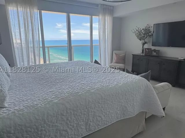 2-bedroom condo for rent in Hallandale Beach - 1830 S Ocean Dr 2801 - MondialRealty