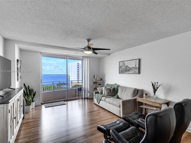 Apartment for sale  Unit #1210 - photo 6203245