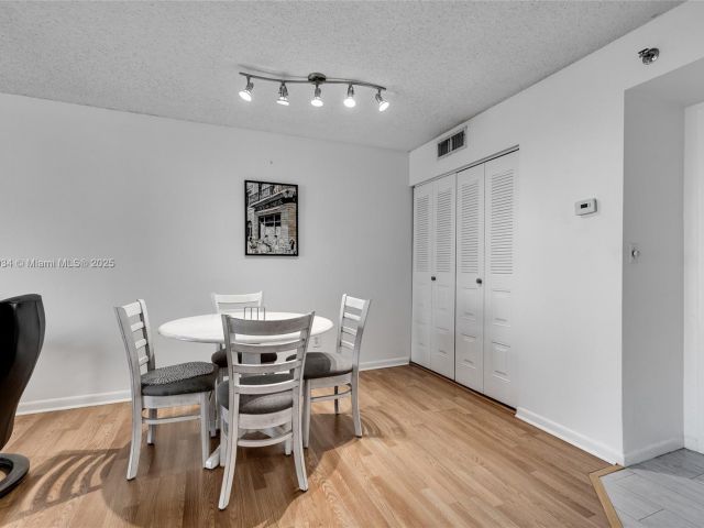 Apartment for sale  Unit #1210 - photo 6203246