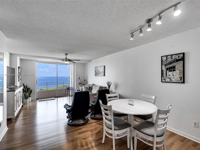 Apartment for sale  Unit #1210 - photo 6203247