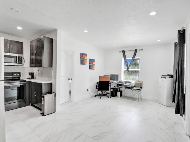 Home for sale at 623 NW 11 Avenue 1-3 - photo 6203308