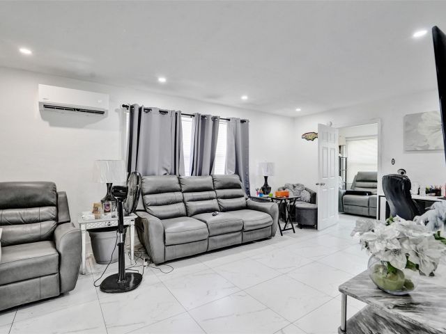 Home for sale at 623 NW 11 Avenue 1-3 - photo 6203316