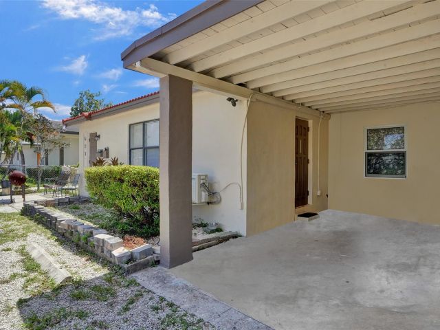 Home for sale at 623 NW 11 Avenue 1-3 - photo 6203320