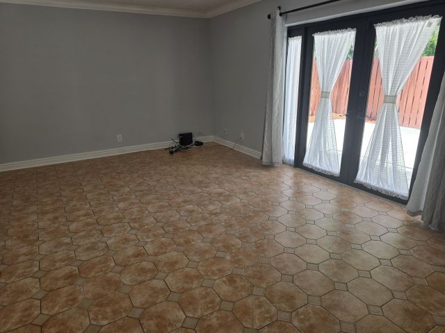 Home for rent at 1505 Augusta Circle 119 - photo 6214514