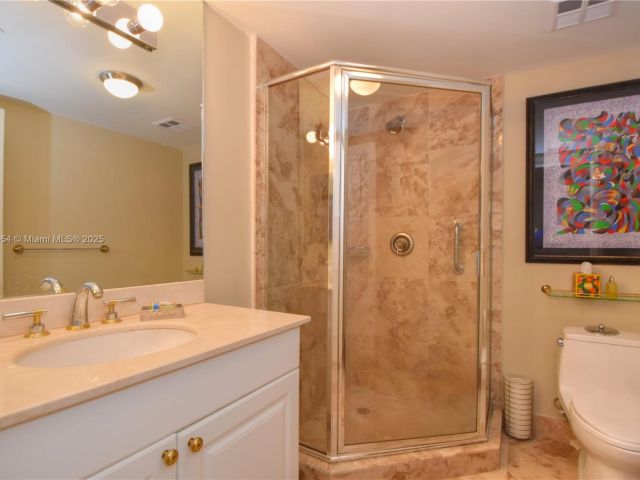 Apartment for sale  Unit #901 - photo 6207606