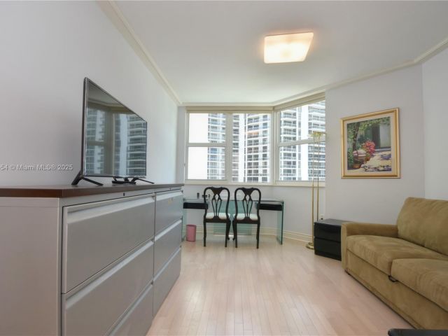 Apartment for sale  Unit #901 - photo 6207610