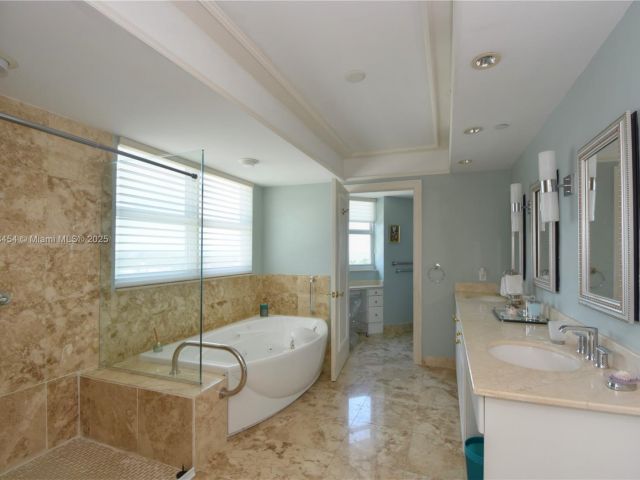 Apartment for sale  Unit #901 - photo 6207613